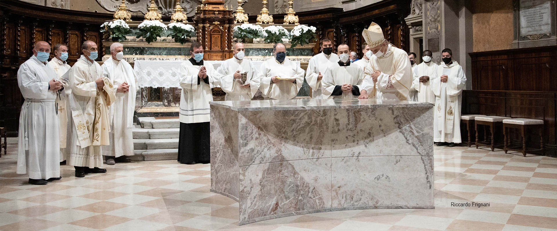 02 nuovi arredi liturgici in Basilica di San Biagio